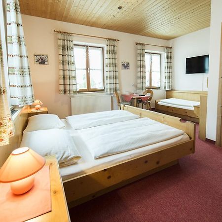 Landgasthof Pilsenhof Entenbraterei Хехендорф-ам-Пильзензее Экстерьер фото