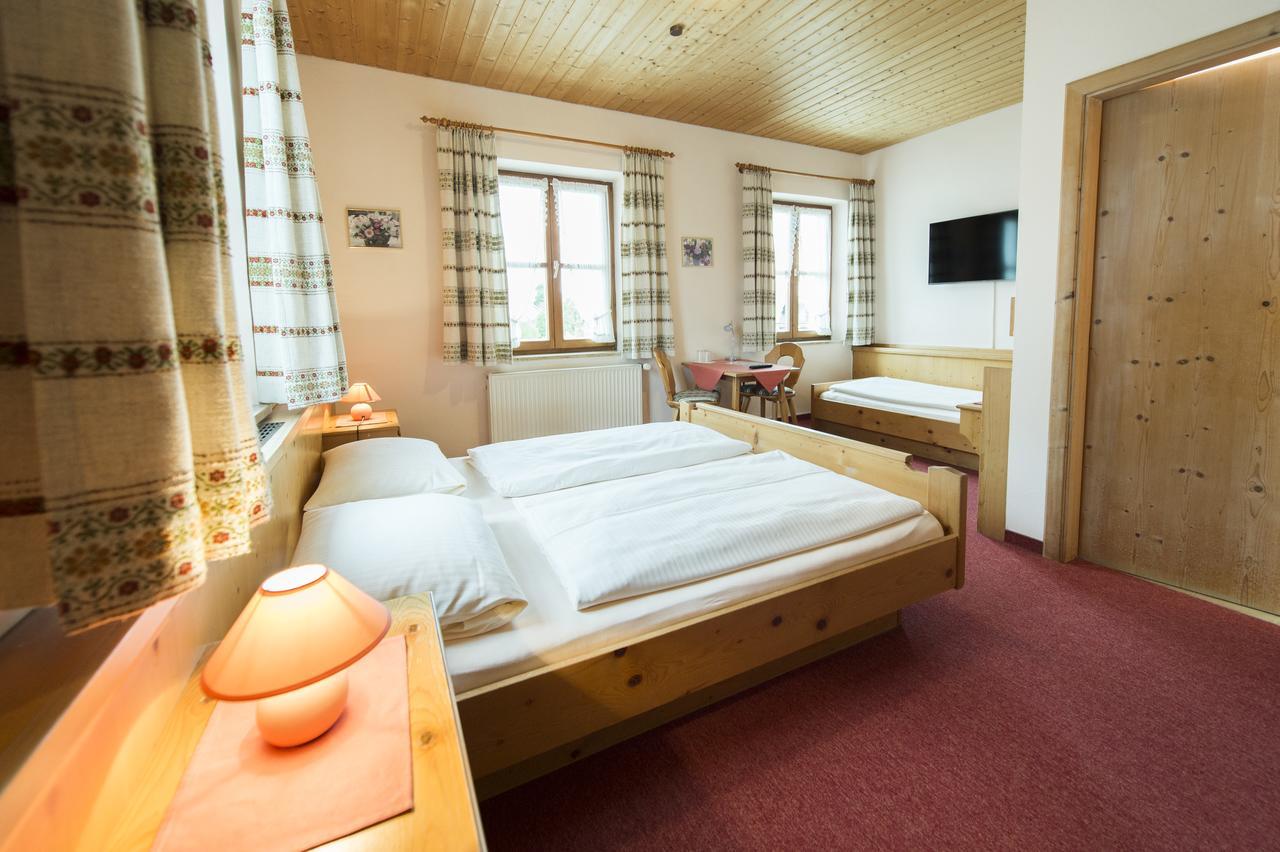 Landgasthof Pilsenhof Entenbraterei Хехендорф-ам-Пильзензее Экстерьер фото